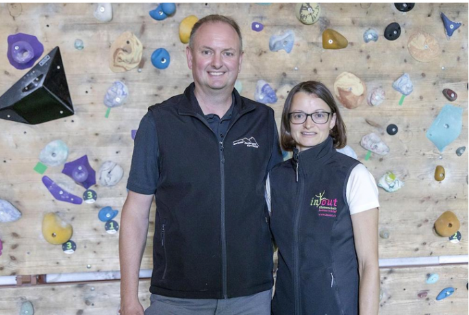 Obmann Roland Greinig und Bettina Schöpf freuen sich, Kindern Spaß an Bewegung zu vermitteln. Foto: Grüneis